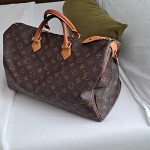 Louis Vuitton Speedy 40